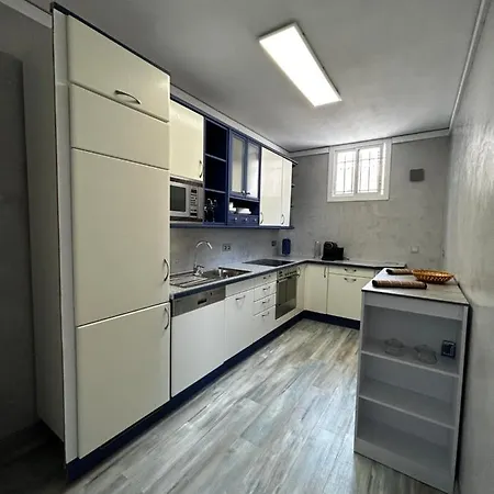 Apartamento Casa La Paz En Malaga, Junto Al Parque Tecnologico
